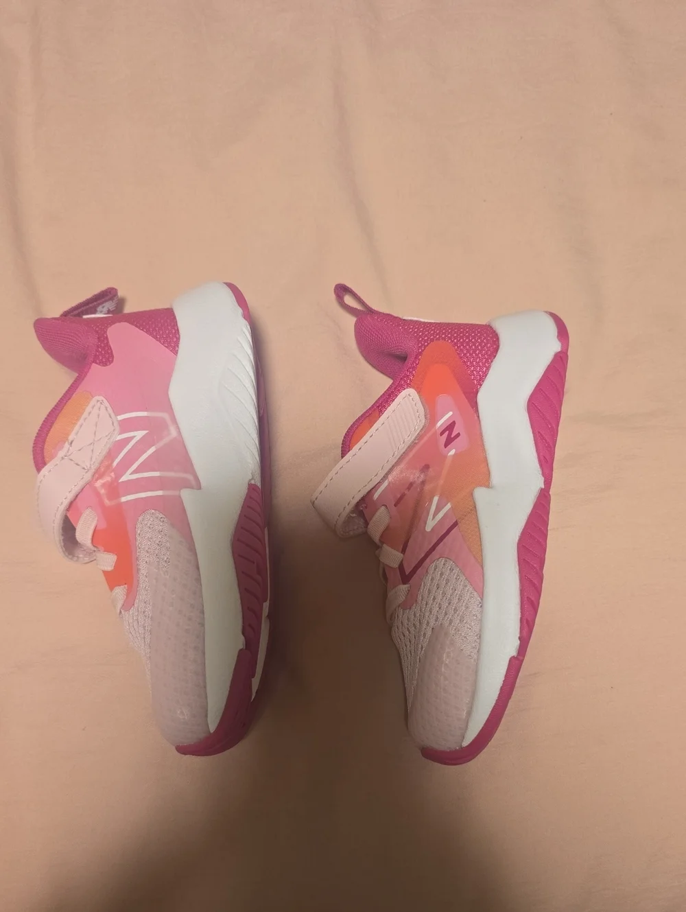 New Balance Pink and Coral Kids Hook-and-Loop Sneakers Size 8.5 - Picture 3 of 6